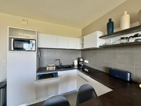 Appartement en bord de mer, 2 chambres, piscine, parking, animaux admis - Photo 13