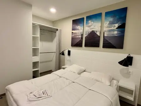 Appartement neuf en bord de mer pour 6 pers, balcon, piscine, jacuzzi, parking, animaux admis - Photo 3