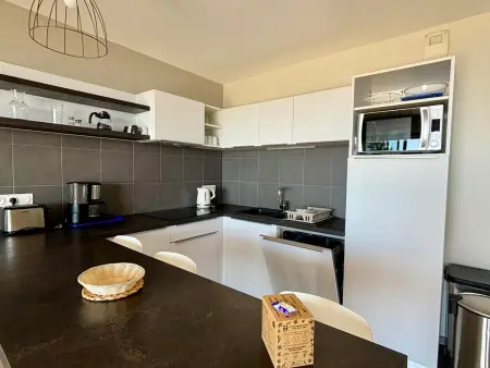 Appartement neuf en bord de mer pour 6 pers, balcon, piscine, jacuzzi, parking, animaux admis - Photo 14