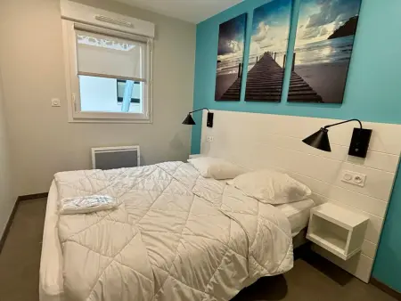 Appartement avec balcon, 1 chambre, piscine, jacuzzi, parking privé, accès direct plage et commerces - Photo 2