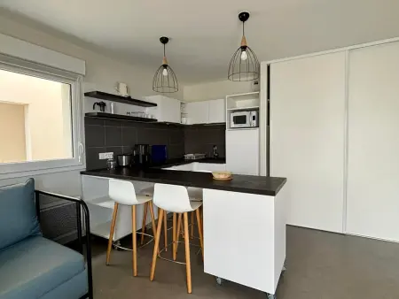 Appartement avec balcon, 1 chambre, piscine, jacuzzi, parking privé, accès direct plage et commerces - Photo 10