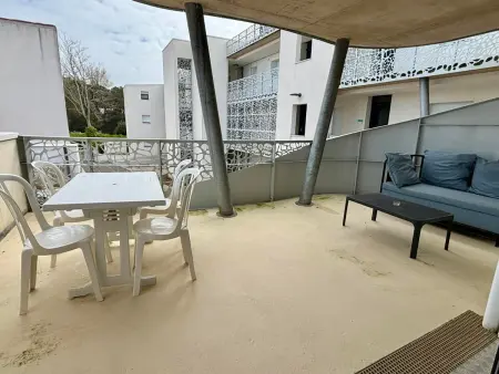 Appartement avec balcon, 1 chambre, piscine, jacuzzi, parking privé, accès direct plage et commerces - Photo 12