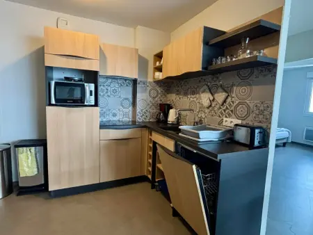 Appartement PMR avec balcon, 2 chambres, accès direct plage, piscine, parking sécurisé - La Tranche-sur-Mer - Photo 2