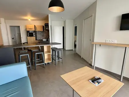 Appartement PMR avec balcon, 2 chambres, accès direct plage, piscine, parking sécurisé - La Tranche-sur-Mer - Photo 3