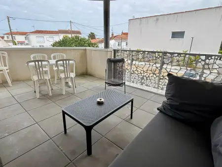 Appartement PMR avec balcon, 2 chambres, accès direct plage, piscine, parking sécurisé - La Tranche-sur-Mer - Photo 5