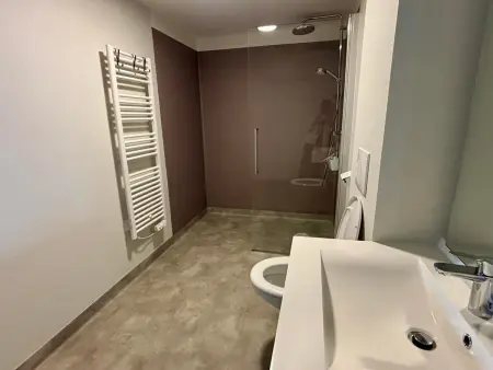 Appartement PMR avec balcon, 2 chambres, accès direct plage, piscine, parking sécurisé - La Tranche-sur-Mer - Photo 13