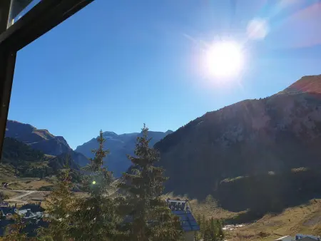 Bel appartement au pied des pistes avec garage privé - Photo 4