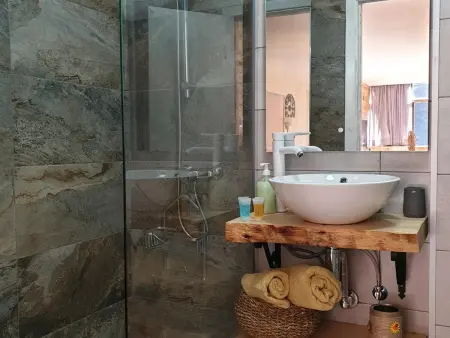 Bel appartement au pied des pistes avec garage privé - Photo 8