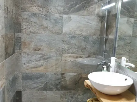 Bel appartement au pied des pistes avec garage privé - Photo 11