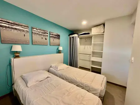 Appartement 2 chambres, balcon, piscine chauffée, accès plage, animaux admis, parking - Photo 5