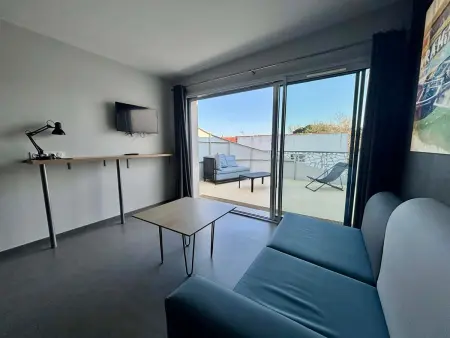 Appartement PMR 2 Chambres, Face Plage, Piscine, Balcon, Pour 6 Personnes, Animaux Admis - Photo 2