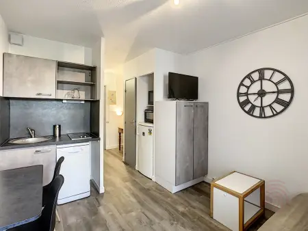 Charmant F2 avec Balcons, Proche Thermes, Animaux Acceptés, Wifi, Ascenseur, Parking Gratuit - Photo 1
