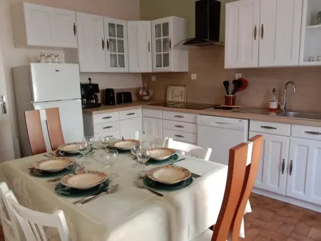 Maison rénovée proche Vichy : 3 chambres, cour fermée, tout inclus, idéal curistes et activités naturelles - Photo 4