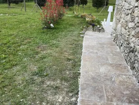 Chai de charme avec jacuzzi privatif, jardin clos et WiFi - Photo 8