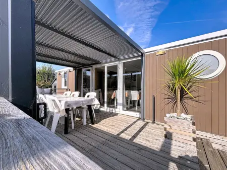 Mobil-home tout confort près de la plage avec piscine chauffée, 3 chambres, terrasse et parking - Photo 1