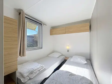 Mobil-home tout confort près de la plage avec piscine chauffée, 3 chambres, terrasse et parking - Photo 7