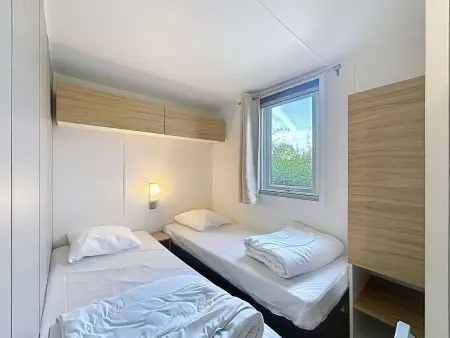 Mobil-home tout confort près de la plage avec piscine chauffée, 3 chambres, terrasse et parking - Photo 8