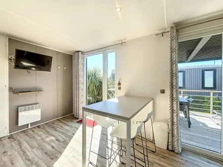 Mobil-home 4* Grand Confort, 200m plage, piscine, fitness, parking, ménage inclus, Wi-Fi gratuit - Photo 3