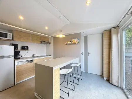 Mobil-home Confort 2 chambres, Piscine chauffée, 200 m de la plage, Parking et Wi-Fi inclus - Photo 2