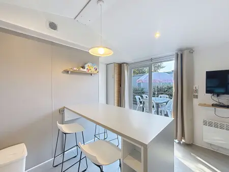Mobil-home Confort 2 chambres, Piscine chauffée, 200 m de la plage, Parking et Wi-Fi inclus - Photo 3