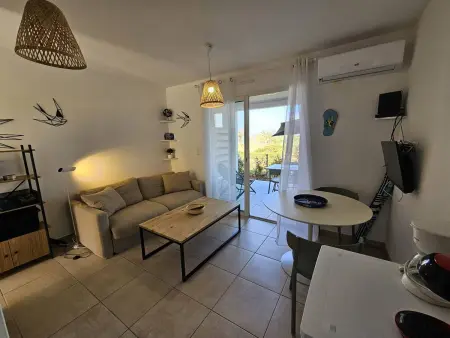 Appartement au bord de mer avec piscine chauffée - Climatisé, WiFi, et proche plage - Photo 3