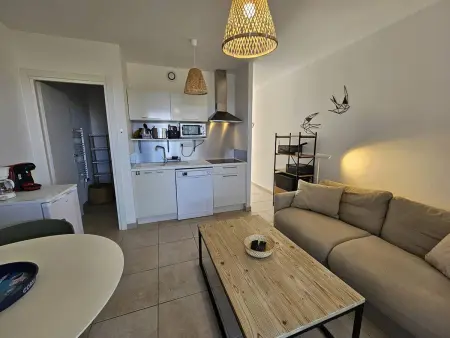 Appartement au bord de mer avec piscine chauffée - Climatisé, WiFi, et proche plage - Photo 4