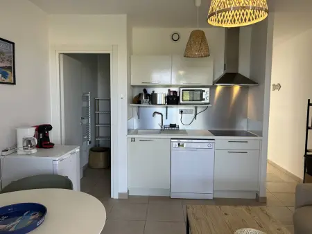 Appartement au bord de mer avec piscine chauffée - Climatisé, WiFi, et proche plage - Photo 5