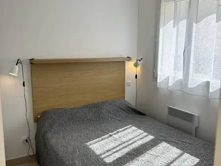 Appartement au bord de mer avec piscine chauffée - Climatisé, WiFi, et proche plage - Photo 8