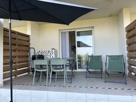 Appartement au bord de mer avec piscine chauffée - Climatisé, WiFi, et proche plage - Photo 10