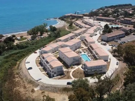 Appartement au bord de mer avec piscine chauffée - Climatisé, WiFi, et proche plage - Photo 16