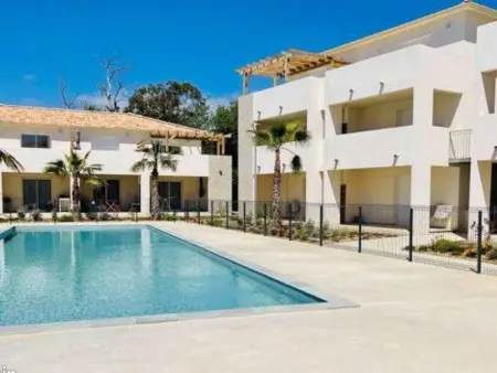 Appartement au bord de mer avec piscine chauffée - Climatisé, WiFi, et proche plage - Photo 17