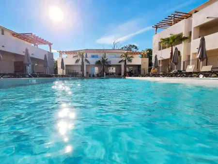 Appartement au bord de mer avec piscine chauffée - Climatisé, WiFi, et proche plage - Photo 18