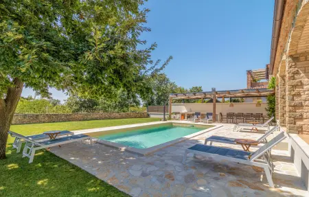 Maison 8 personnes à Cabrunici - Photo 1