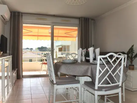 Appartement 2 pièces avec parking et climatisation près de la plage - Photo 23