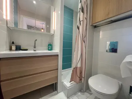 Studio rénové climatisé avec piscine, parking inclus, à Agde - Photo 6