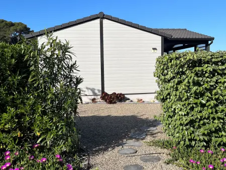 Chalet en bois 3 chambres dans domaine sécurisé avec piscine chauffée - Photo 13