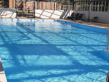 Chalet 2 chambres sur domaine sécurisé avec piscine couverte. - Photo 17