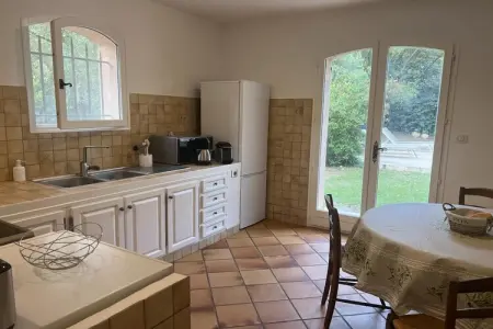 Villa GUIOL, Maison Familiale en Provence avec Piscine - Photo 2