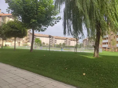 Appartement Confortable à Jaca avec Terrasse Privée, Piscine et Garage - Photo 6