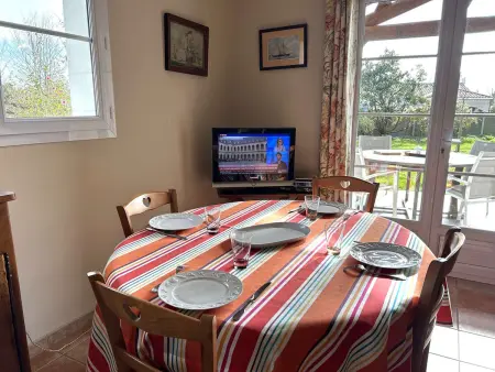 Maison familiale confortable, 4 couchages, près des plages et commerces, jardin et wifi inclus - Photo 9