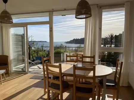 Appartement avec vue sur mer, proche plage, terrasse et parking à Perros-Guirec - Photo 1