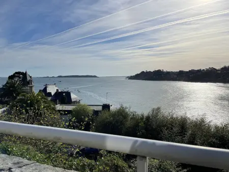 Appartement avec vue sur mer, proche plage, terrasse et parking à Perros-Guirec - Photo 2
