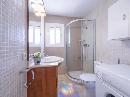 Appartement Familial avec Climatisation et Parking Proche Plage - Photo 25