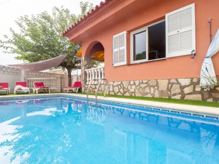 Maison Familiale à 250m Plage, Piscine Privée, Clim, WiFi - Photo 1
