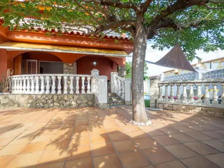 Maison Familiale à 250m Plage, Piscine Privée, Clim, WiFi - Photo 4