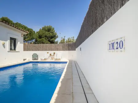 Maison de plain-pied avec piscine privée, 1500m de la plage, climatisation, Wi-Fi et parking inclus - Photo 2