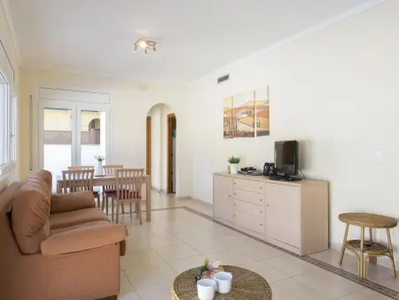 Maison de plain-pied avec piscine privée, 1500m de la plage, climatisation, Wi-Fi et parking inclus - Photo 9