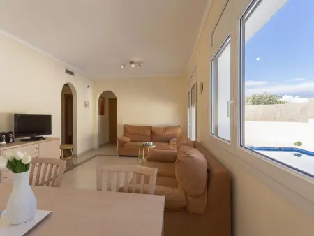 Maison de plain-pied avec piscine privée, 1500m de la plage, climatisation, Wi-Fi et parking inclus - Photo 11