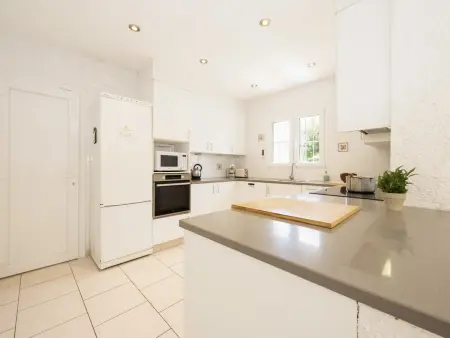 Belle maison 5 chambres avec piscine privée et parking - Photo 12