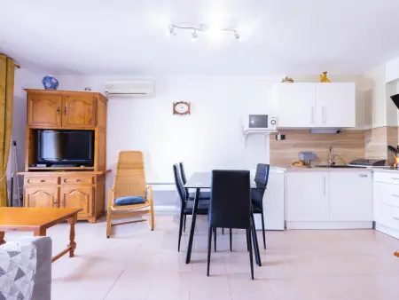 Appartement confortable avec climatisation et terrasse - Photo 4